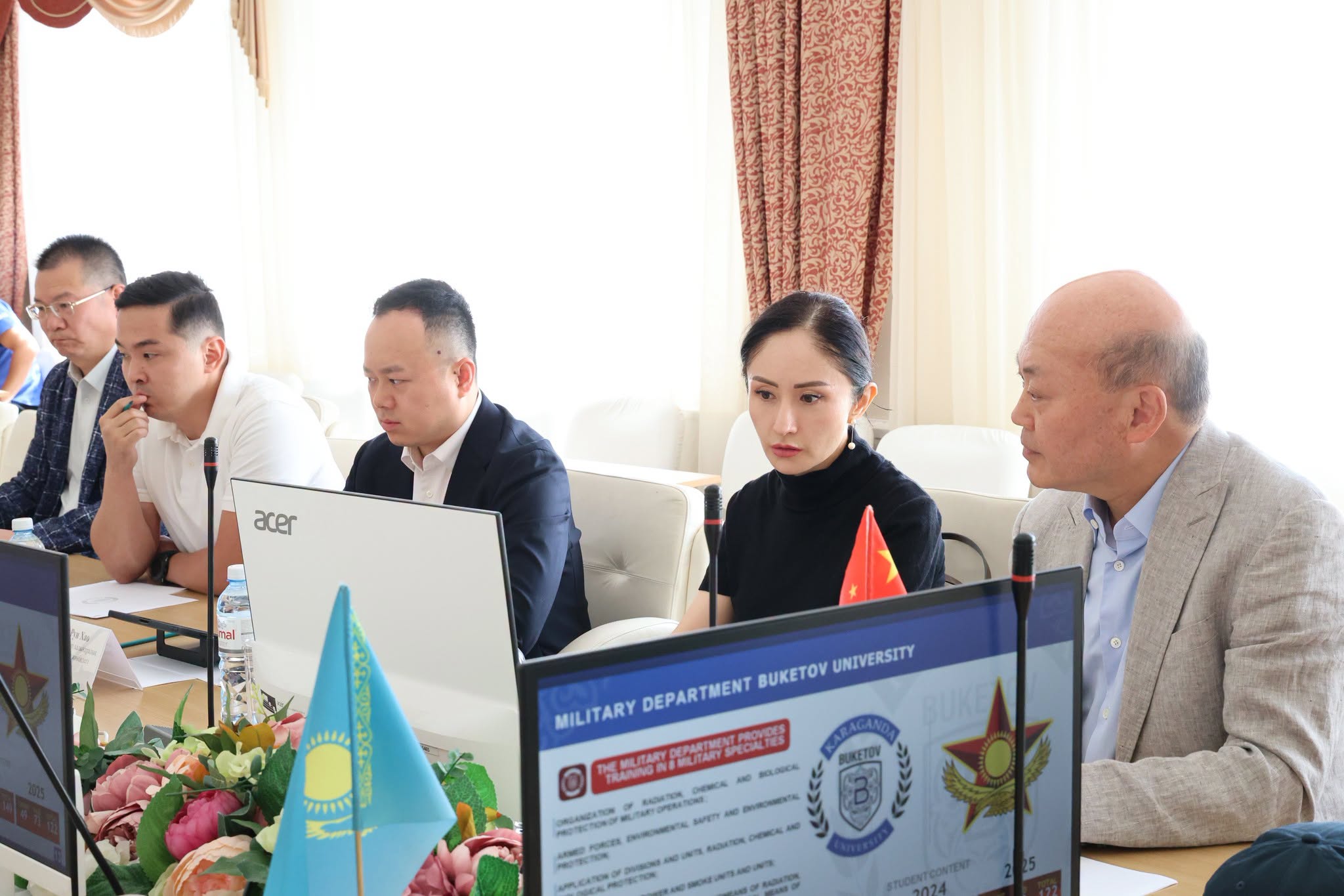 FUZHENG EDUCATION ДЕЛЕГАЦИЯСЫ БӨКЕТОВ  ҰЛТТЫҚ ЗЕРТТЕУ УНИВЕРСИТЕТІНДЕ