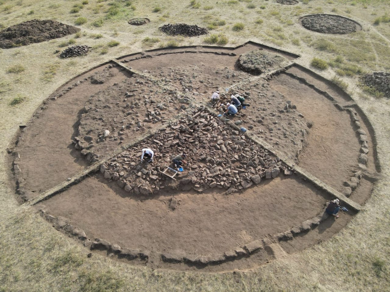SECRETS OF ANCIENT SARYARKA: KARNRU ARCHAEOLOGISTS EXPLORE THE TANABAI KURGAN